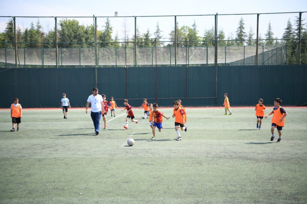 Çayırova Belediyesi kış spor okulları çalışması