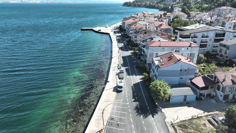 Gölcük Ulaşlı sahilindeki kıyı düzenlemesi